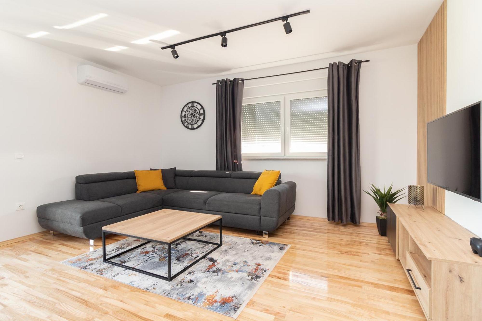 Modern And Spacious Apartment Helena Near The Beach 프리블라카 외부 사진