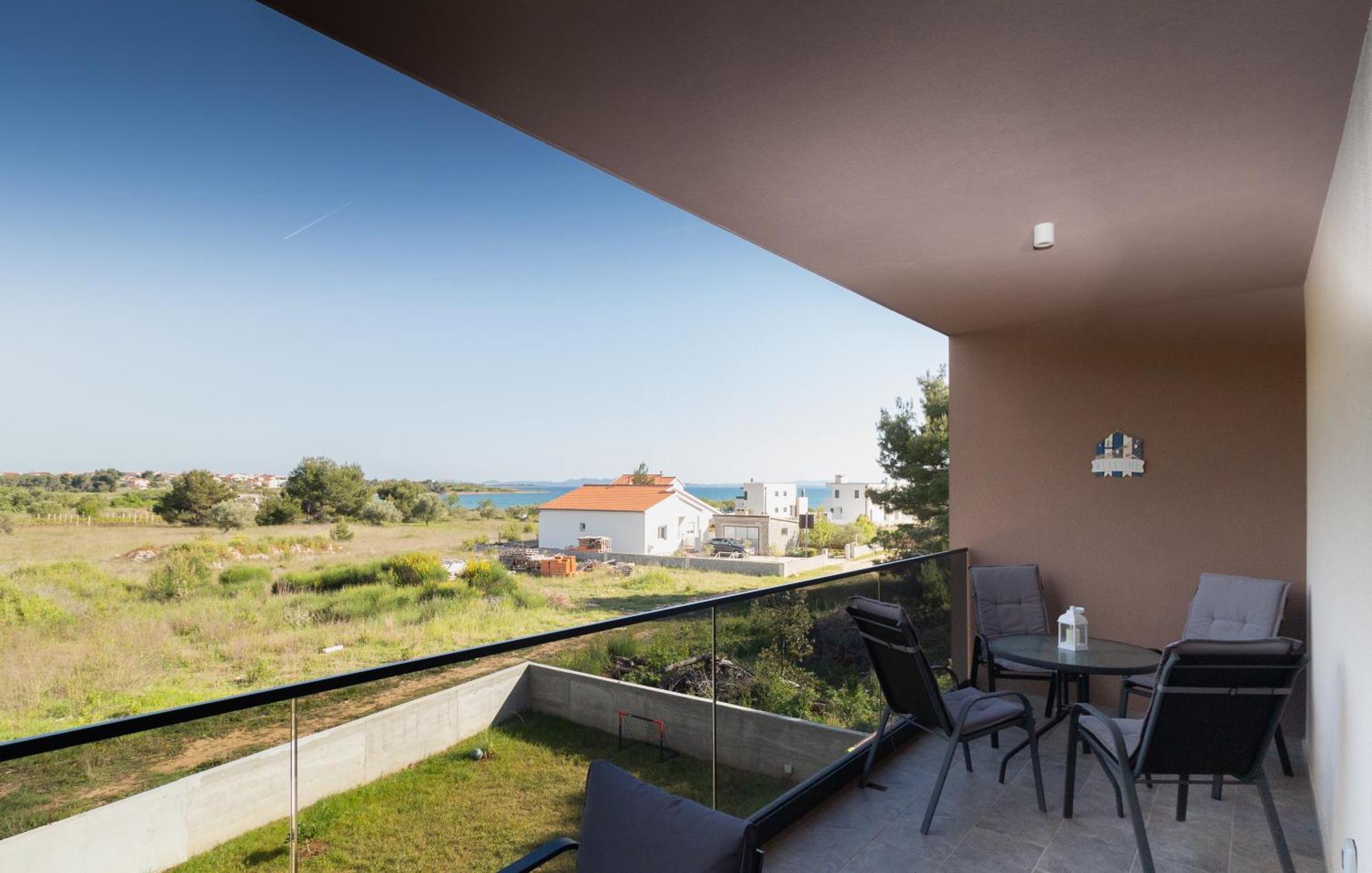 Modern And Spacious Apartment Helena Near The Beach 프리블라카 외부 사진