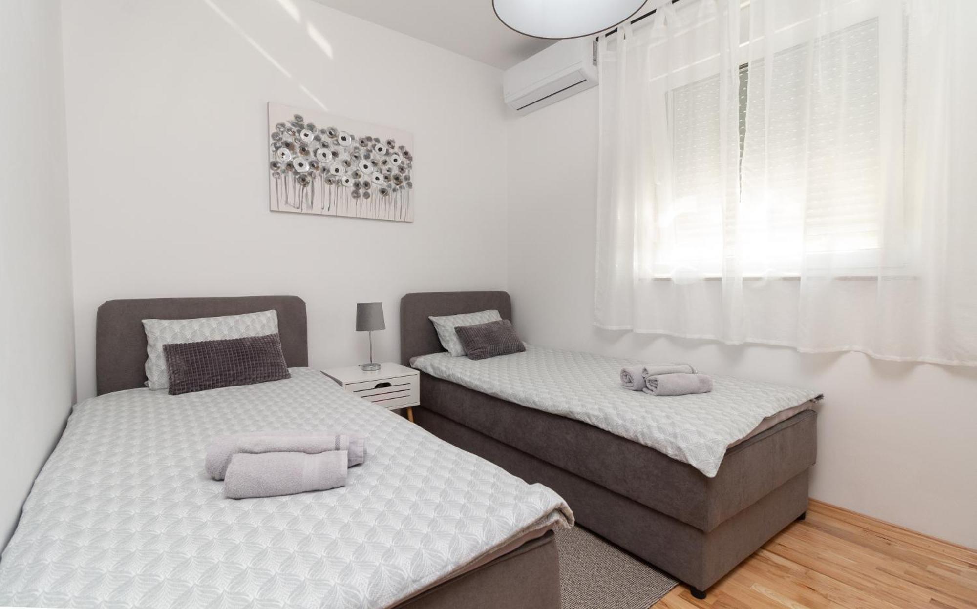 Modern And Spacious Apartment Helena Near The Beach 프리블라카 외부 사진